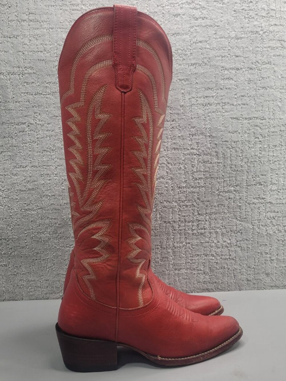 Tecovas The Abby Women's Size US 7.5B Crimson Cowhide Cowgirl Boots. - Picture 3 of 12